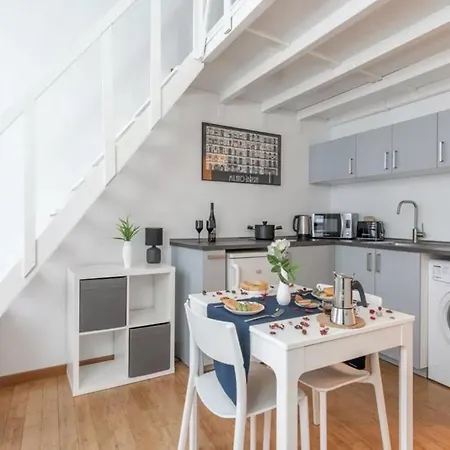 Two-room San Babila Apartment *
