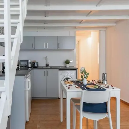 Two-room San Babila Mailand