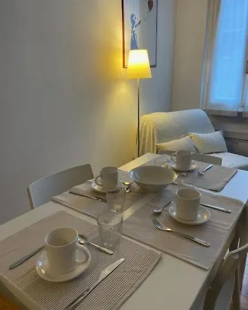 Two-room San Babila Apartment *