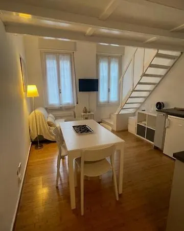 דירה Two-room San Babila מילאנו