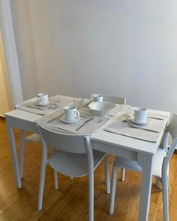 Two-room San Babila דירה מילאנו