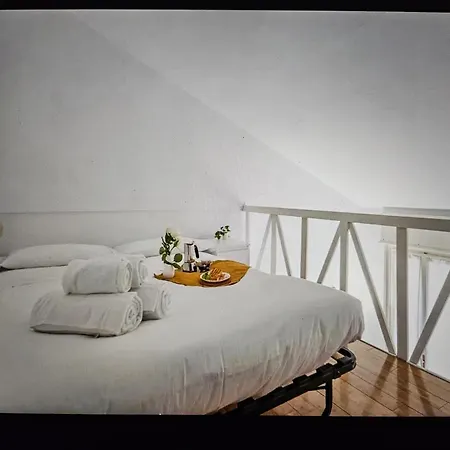 Two-room San Babila Appartement Milaan